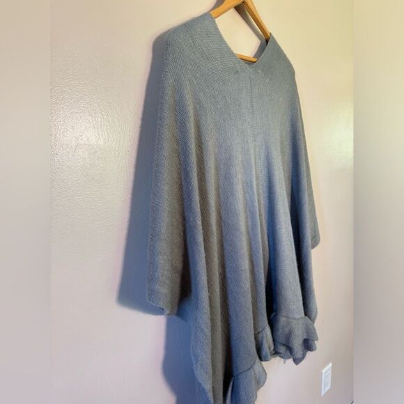 SALE! Gray Apt 9 Soft Poncho Sweater EUC - Picture 4 of 6